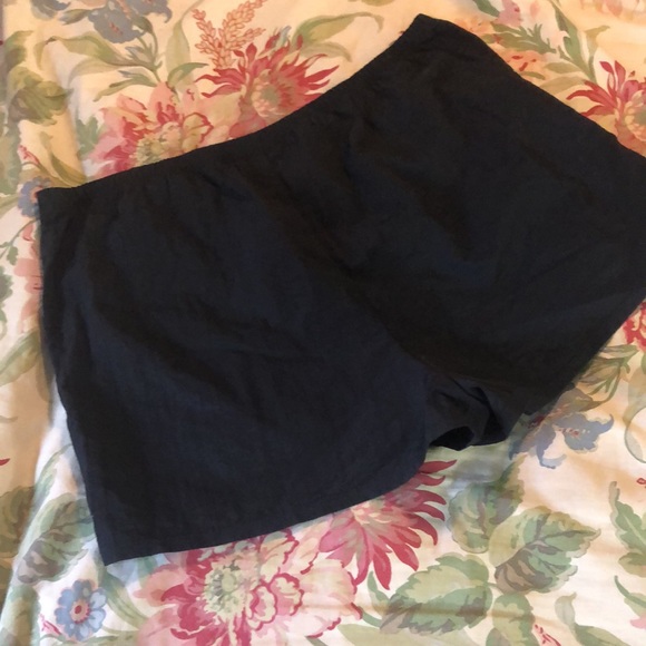 SILHOUETTE SOLUTION Size 18W
Quick-Dry Black Swim Short Netting Panty Pull-On - Picture 9 of 10